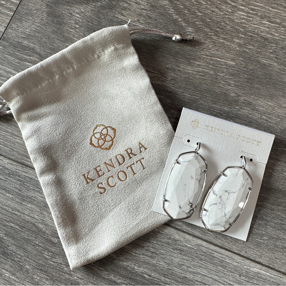 Kendra Scott Danielle Earrings NWT - White Marble color